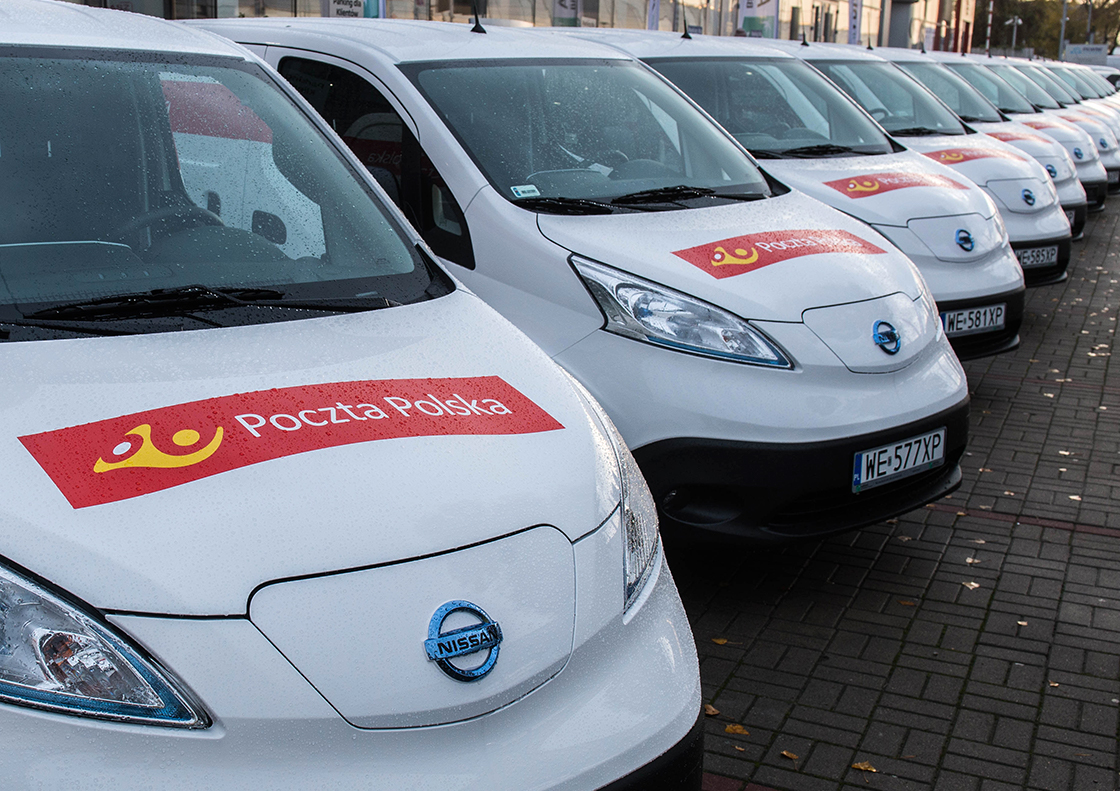 Wydanie na weekend - Poczta Polska wybrała elektryczne Nissany